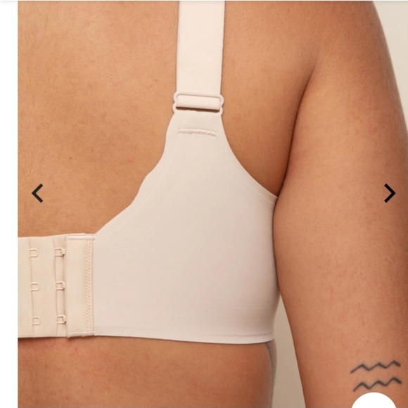 Comfelie Airlite Breathable Seamless Bra Small Wireless Scallop Edges - Picture 10 of 10